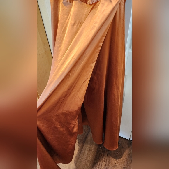 Lavetir Burnt Orange Gown with Plunge Neckline and Flutter Sleeves - Picture 5 of 6
